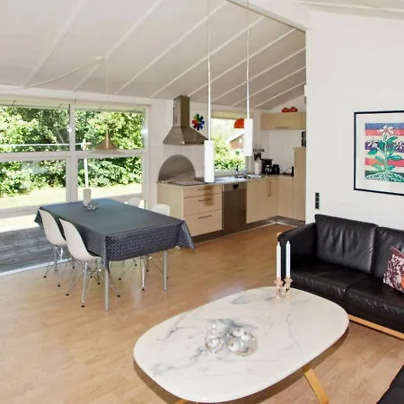 6 Person Holiday In Hemmet *